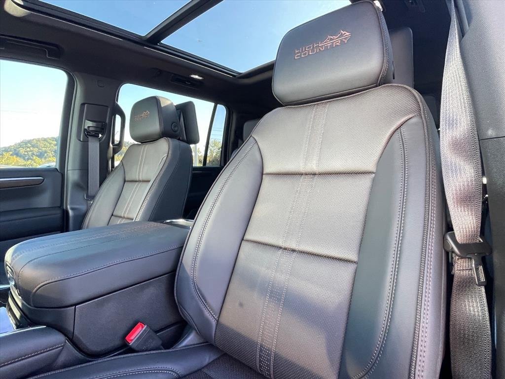 New 2027 Chevrolet Suburban High Country AWD/4WD image 22