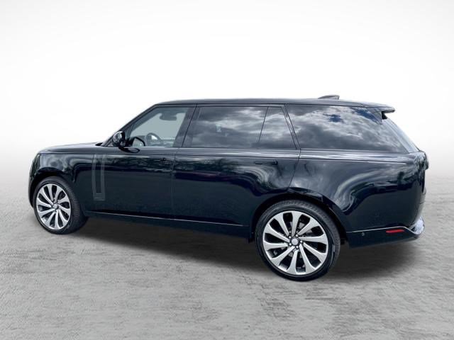 Used 2023 Land Rover Range Rover Long Wheelbase Autobiography image 5