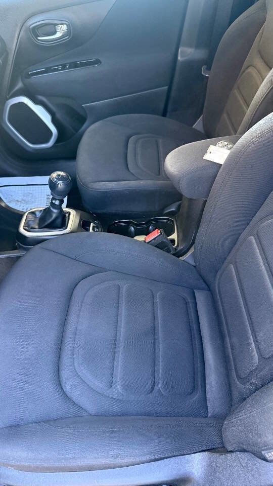 Used 2018 Jeep Renegade Latitude image 14