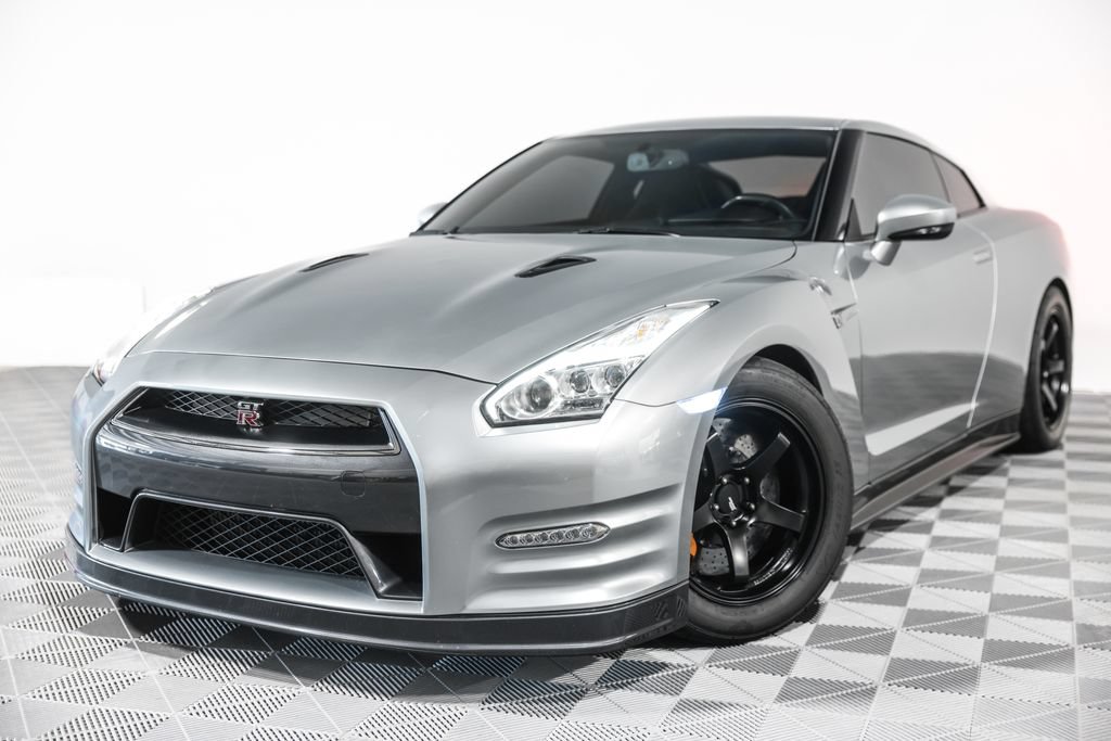 Used 2015 Nissan GT-R Black Edition AWD/4WD image 10