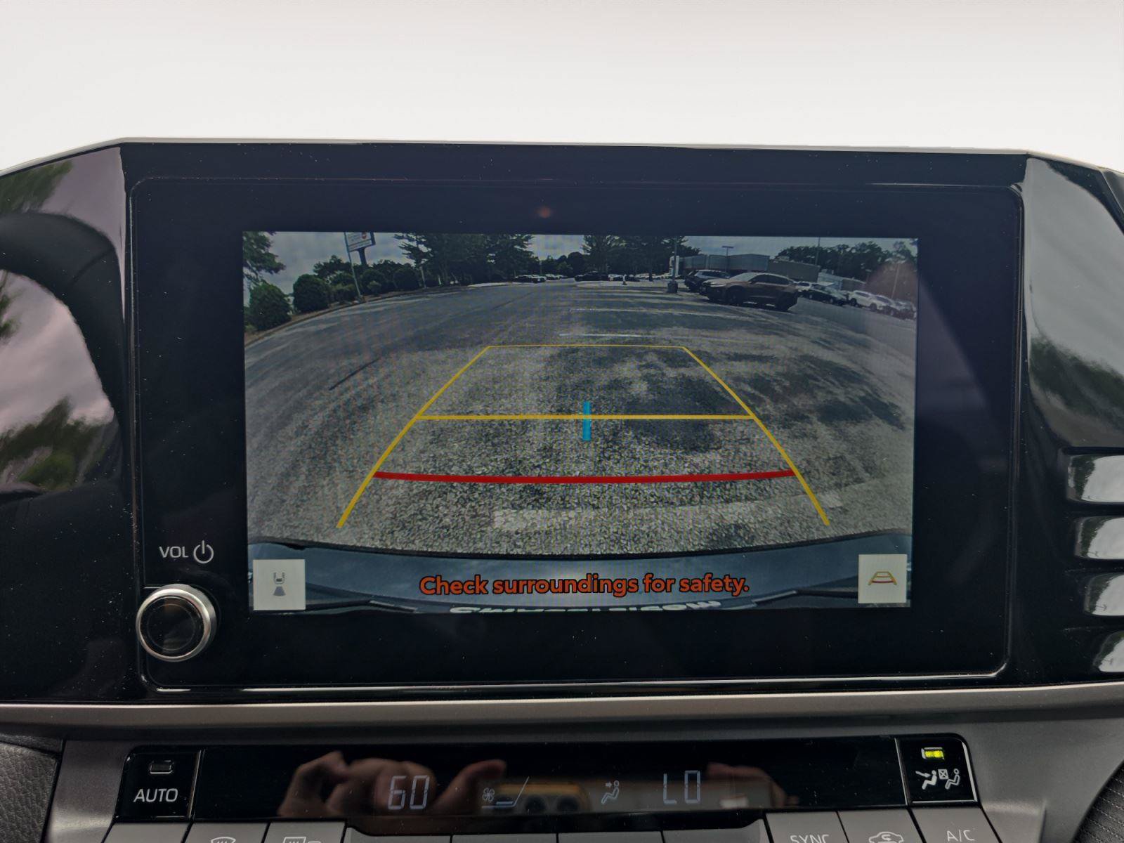 Used 2025 Toyota Camry SE FWD image 15