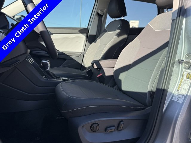 Used 2024 Volkswagen Tiguan SE R-Line image 2