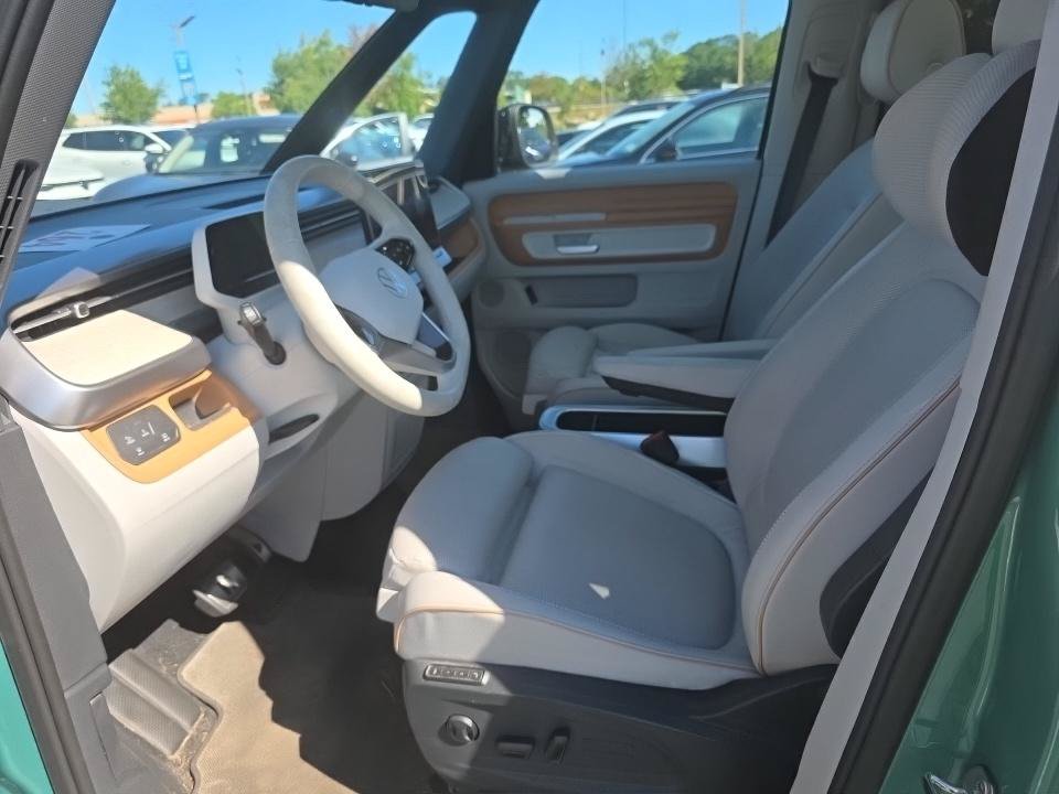 Used 2025 Volkswagen ID. Buzz 1st Edition AWD/4WD image 13