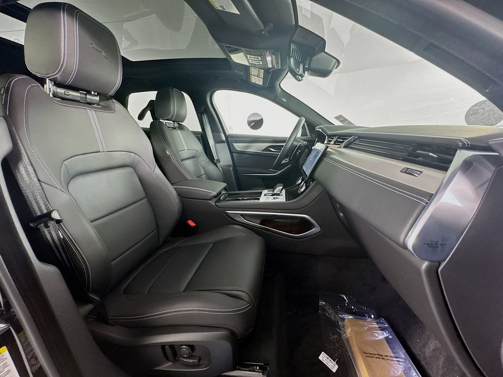 New 2026 Jaguar F-PACE R-Dynamic S image 28