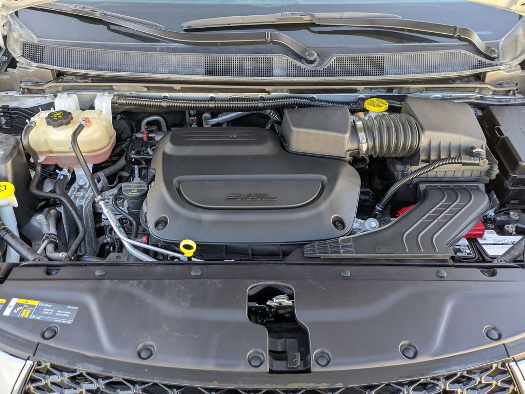 Used 2024 Chrysler Pacifica Touring-L FWD image 30