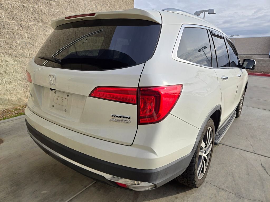Used 2017 Honda Pilot Touring image 4