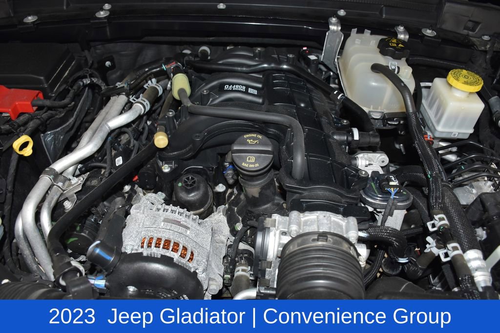 Used 2023 Jeep Gladiator Sport AWD/4WD image 8