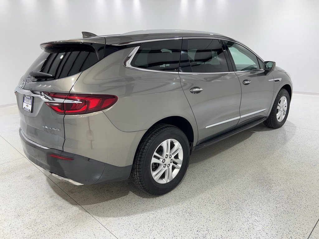 Used 2019 Buick Enclave Essence w/ LPO, Luxury Package image 5