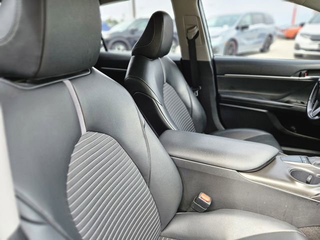 Used 2022 Toyota Camry SE image 14