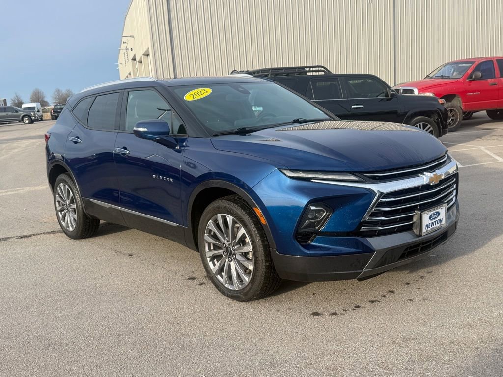 Used 2023 Chevrolet Blazer Premier image 2