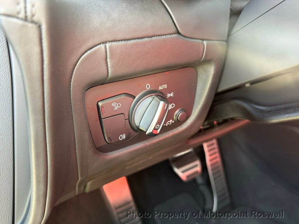 Used 2022 Audi R8 V10 w/ Premium Package image 18