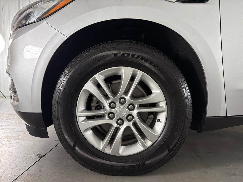 Used 2021 Buick Enclave Essence w/ Sound and Sites Package image 4