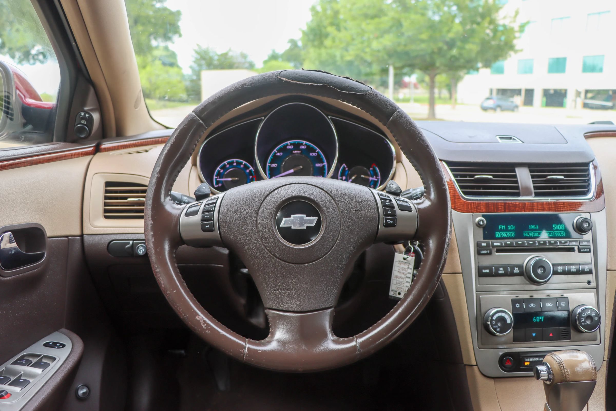 Used 2009 Chevrolet Malibu LTZ FWD image 27