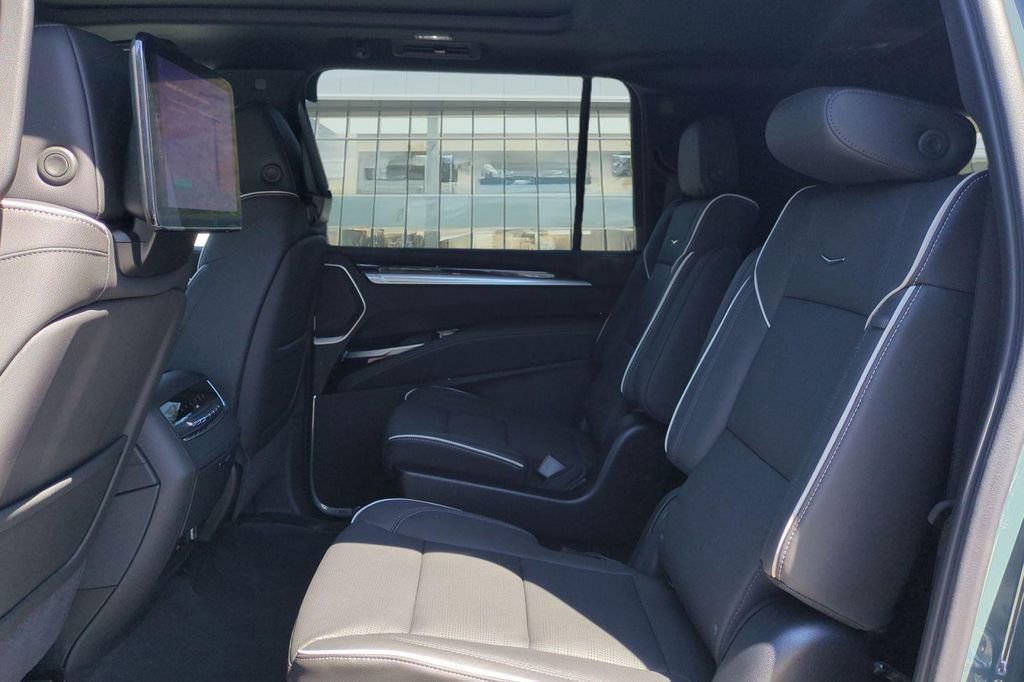 New 2026 Cadillac Escalade ESV Sport w/ Touring Package AWD/4WD image 21