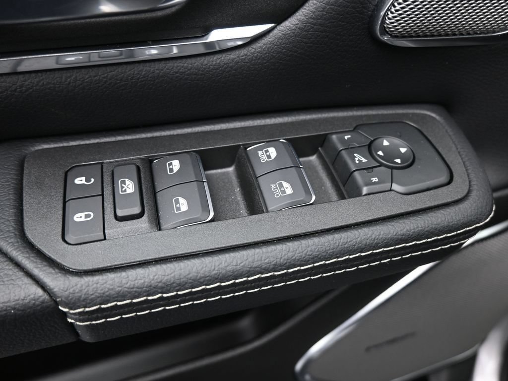 New 2026 RAM 1500 Laramie AWD/4WD image 13