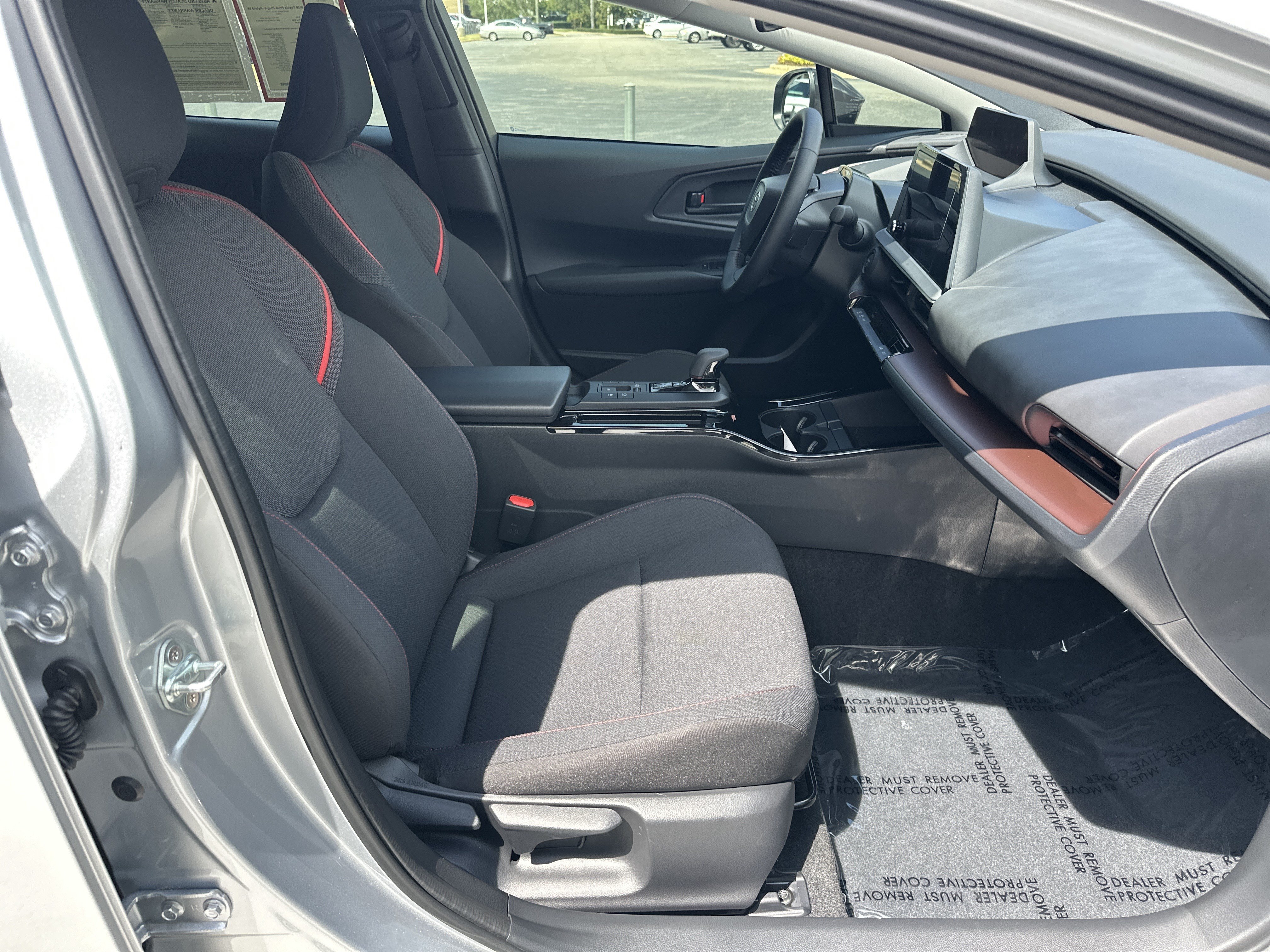 Certified 2026 Toyota Prius Plug-In Hybrid FWD image 33