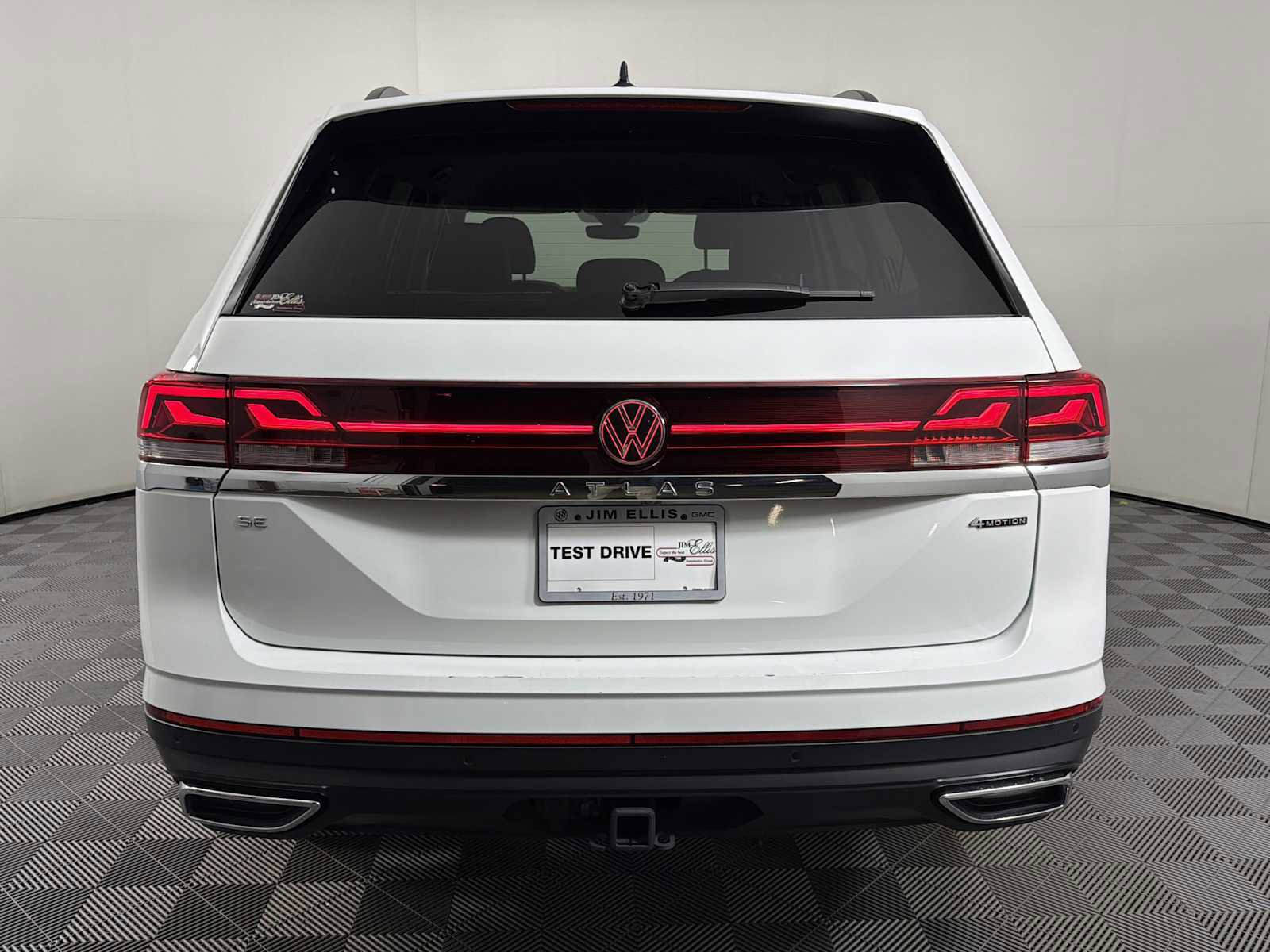 Used 2025 Volkswagen Atlas SE AWD/4WD image 5