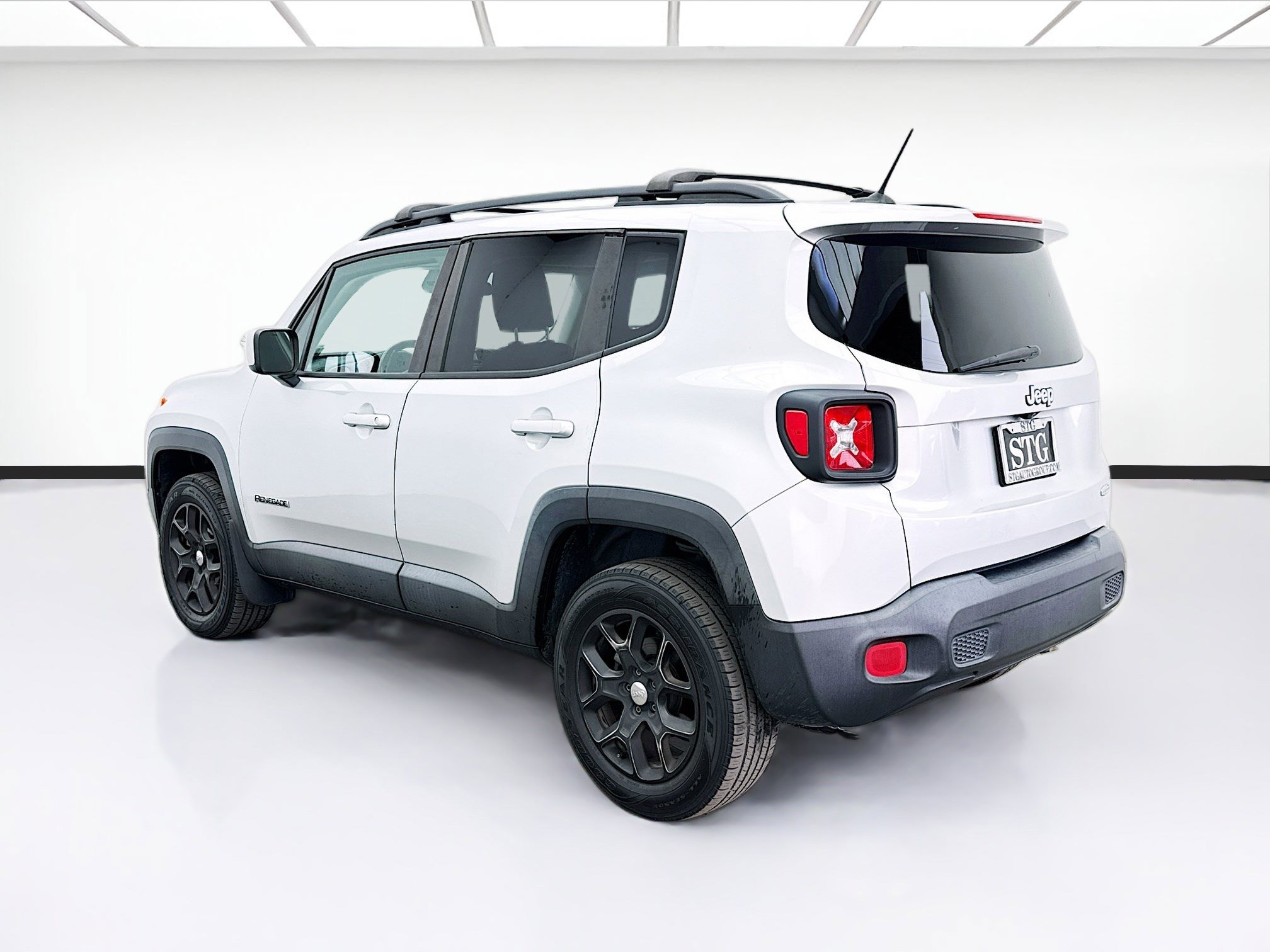 Used 2015 Jeep Renegade Latitude image 6