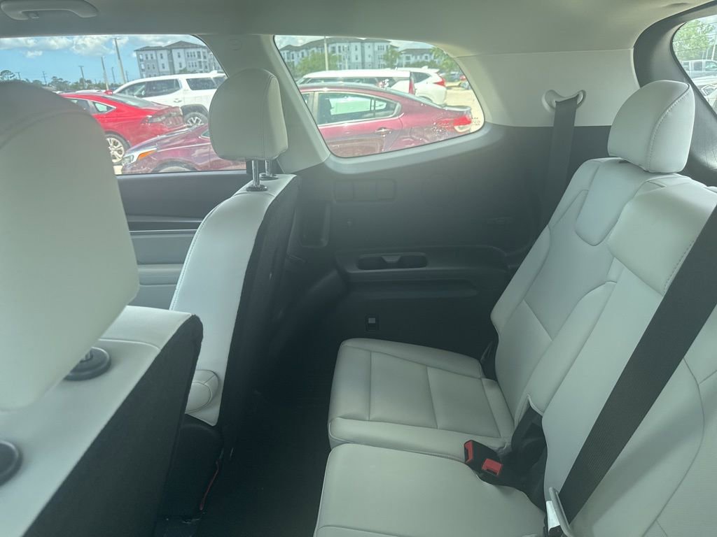 Used 2024 Kia Telluride S image 11