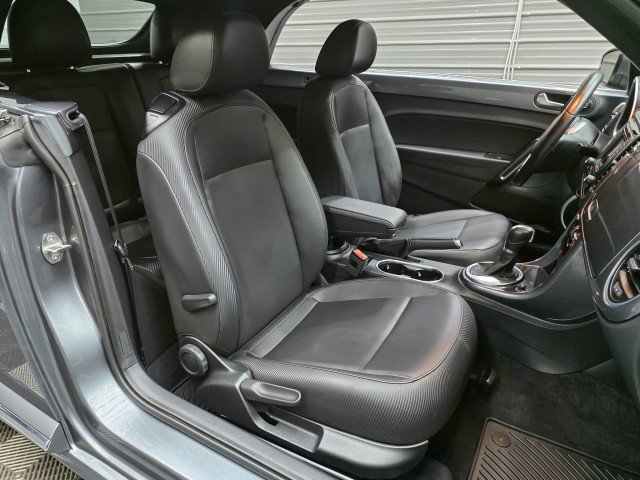 Used 2017 Volkswagen Beetle 1.8T S FWD image 18