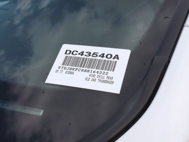 Certified 2025 Toyota Sienna XLE w/ XLE Plus Package AWD/4WD image 19