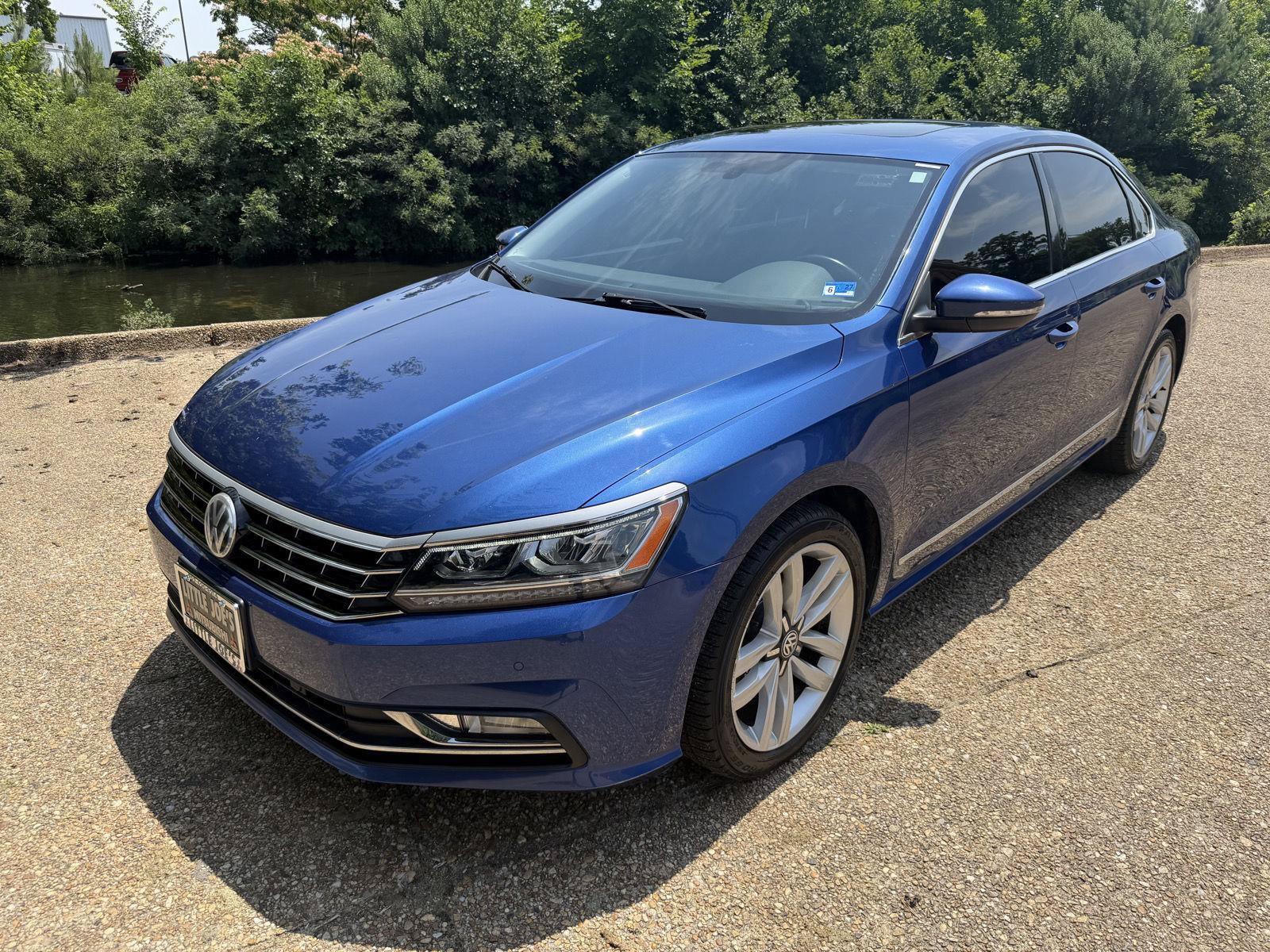 Used 2017 Volkswagen Passat 1.8T SE FWD image 7