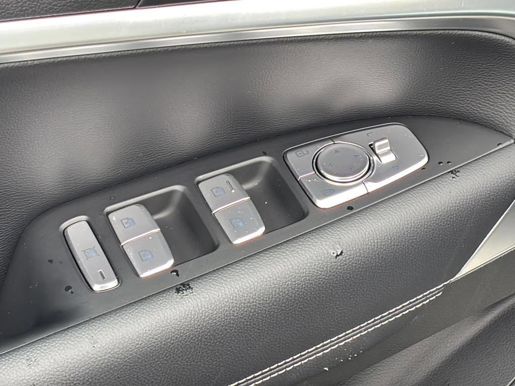 Certified 2026 Genesis G70 2.5T image 16