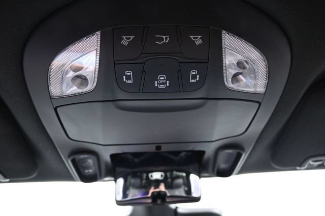 Used 2025 Chrysler Pacifica Limited FWD image 48