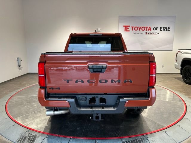 Certified 2025 Toyota Tacoma TRD Off-Road AWD/4WD image 5