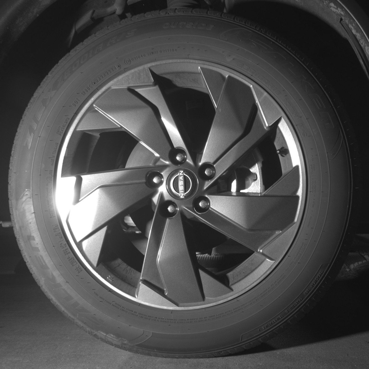 Used 2025 Nissan Rogue SV FWD image 13