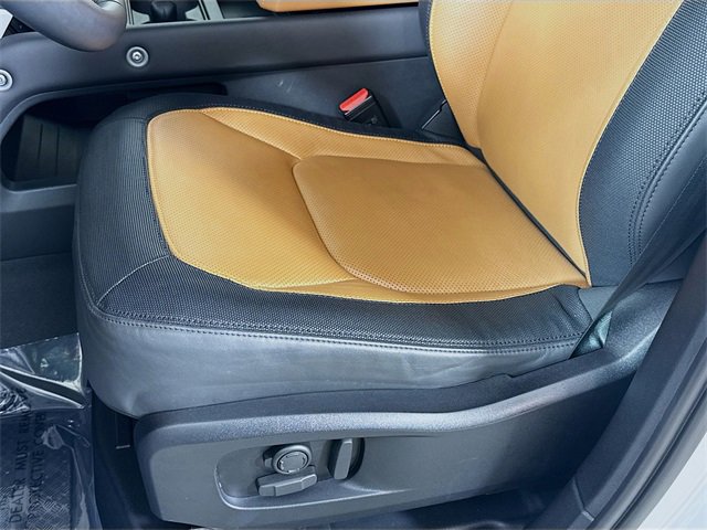 Certified 2023 Land Rover Defender 110 X-Dynamic SE image 22