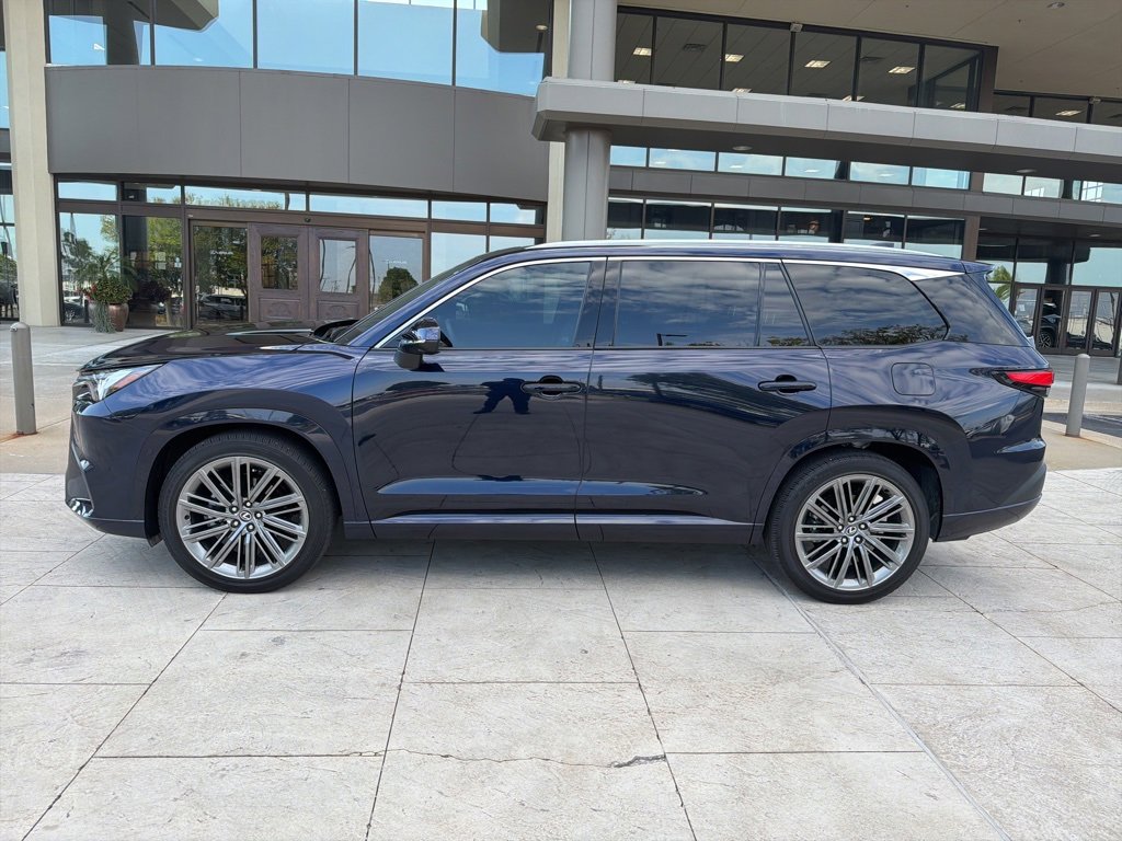 Used 2025 Lexus TX 350 AWD image 3