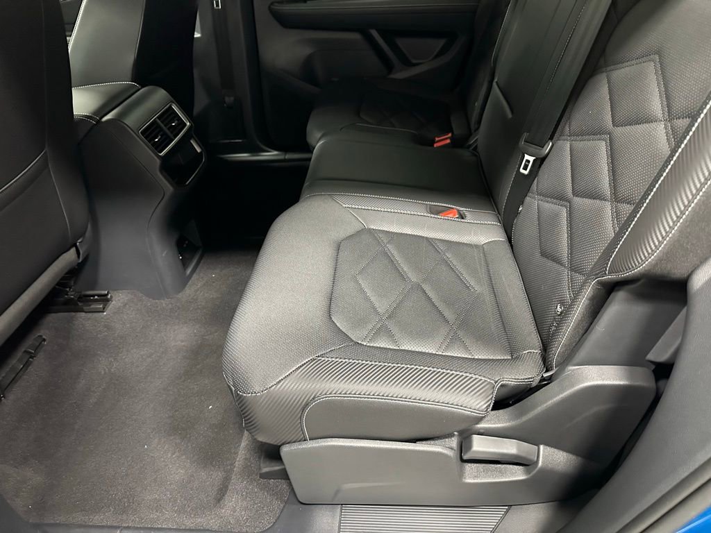 Used 2025 Volkswagen Atlas Cross Sport SE image 48