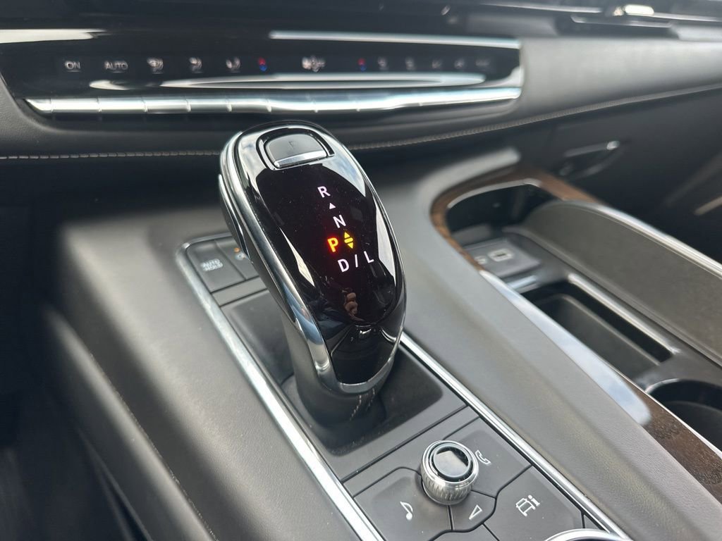 Used 2024 Cadillac Escalade ESV Premium Luxury Platinum image 20