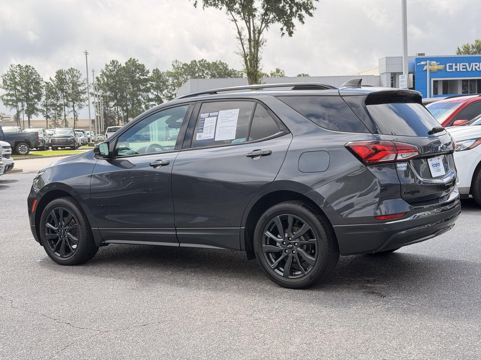 Used 2023 Chevrolet Equinox RS FWD image 10
