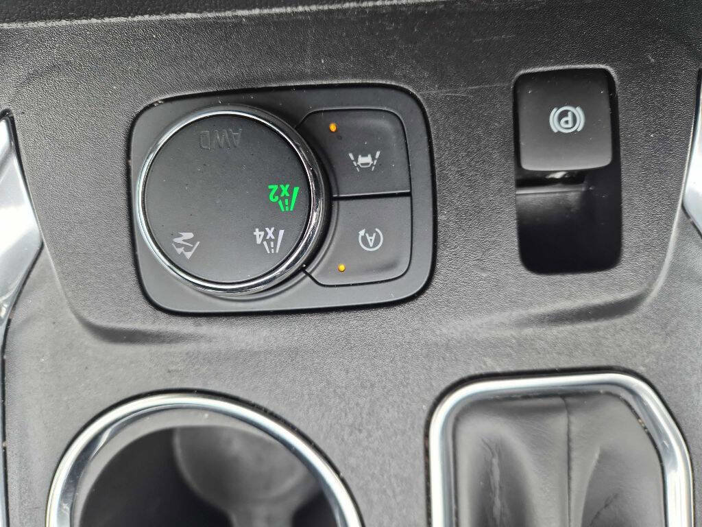 Used 2023 Chevrolet Traverse LS w/ Safety Package AWD/4WD image 8