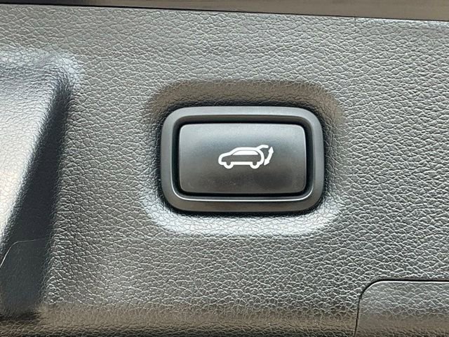 Used 2020 Hyundai Santa Fe SEL w/ Convenience Package FWD image 7