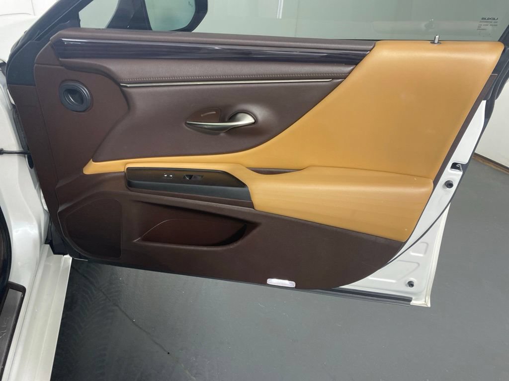 Used 2019 Lexus ES 350 w/ Accessory Package 2 FWD image 32