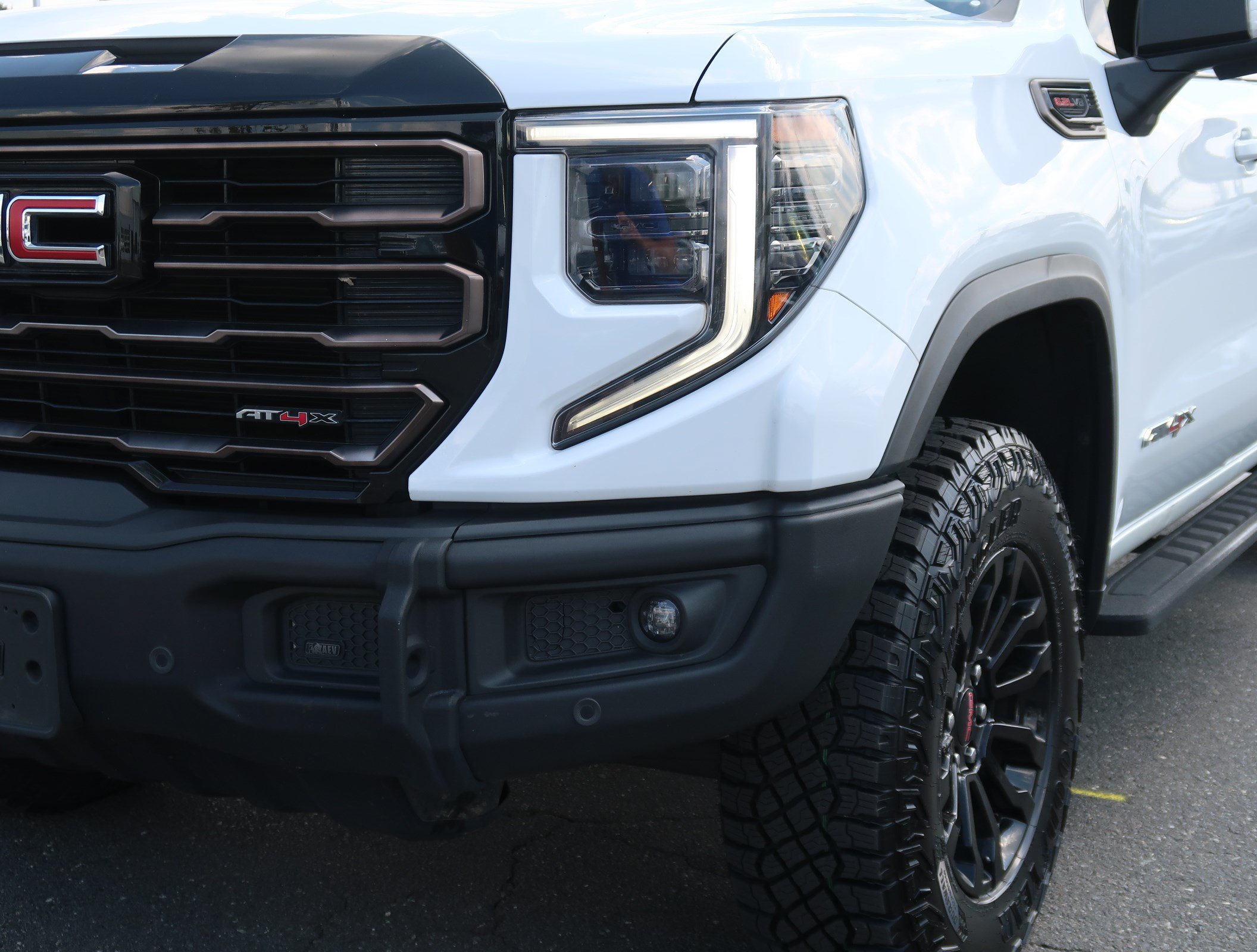 Used 2023 GMC Sierra 1500 AT4X AWD/4WD image 6