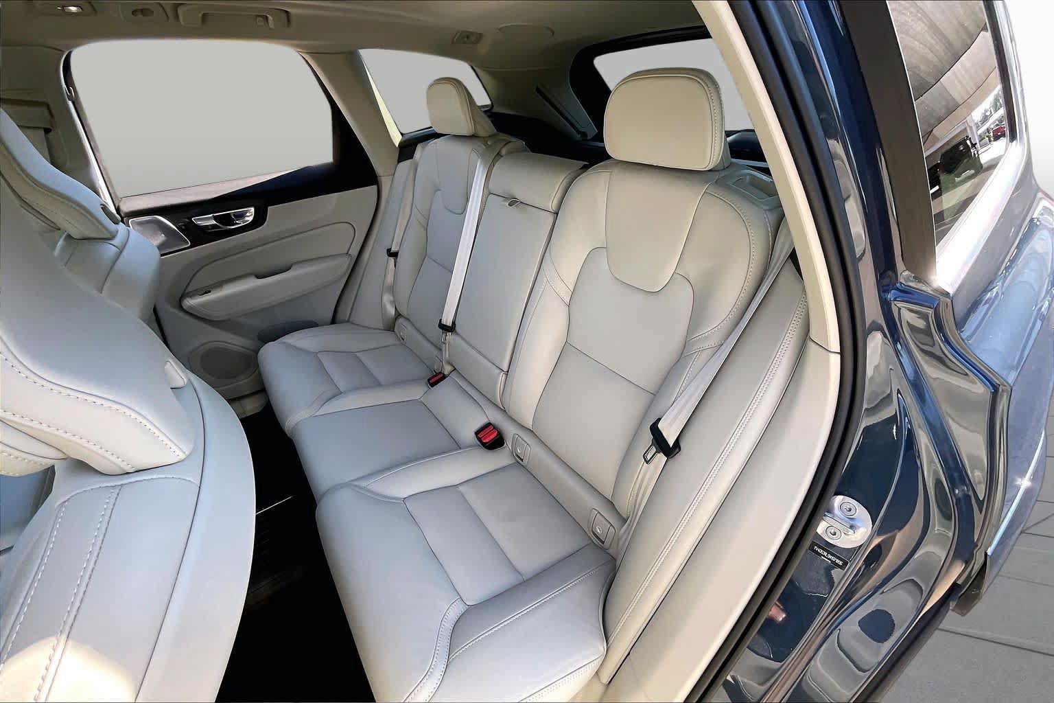 Used 2022 Volvo XC60 B6 Inscription w/ Advanced Package AWD/4WD image 20