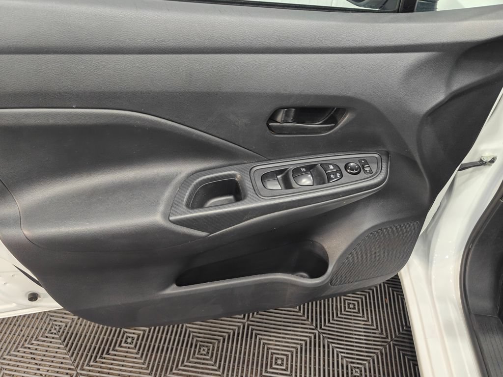 Used 2023 Nissan Versa S FWD image 30