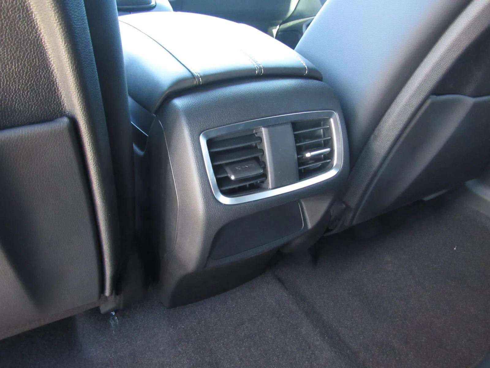 Used 2025 Acura RDX SH-AWD image 15