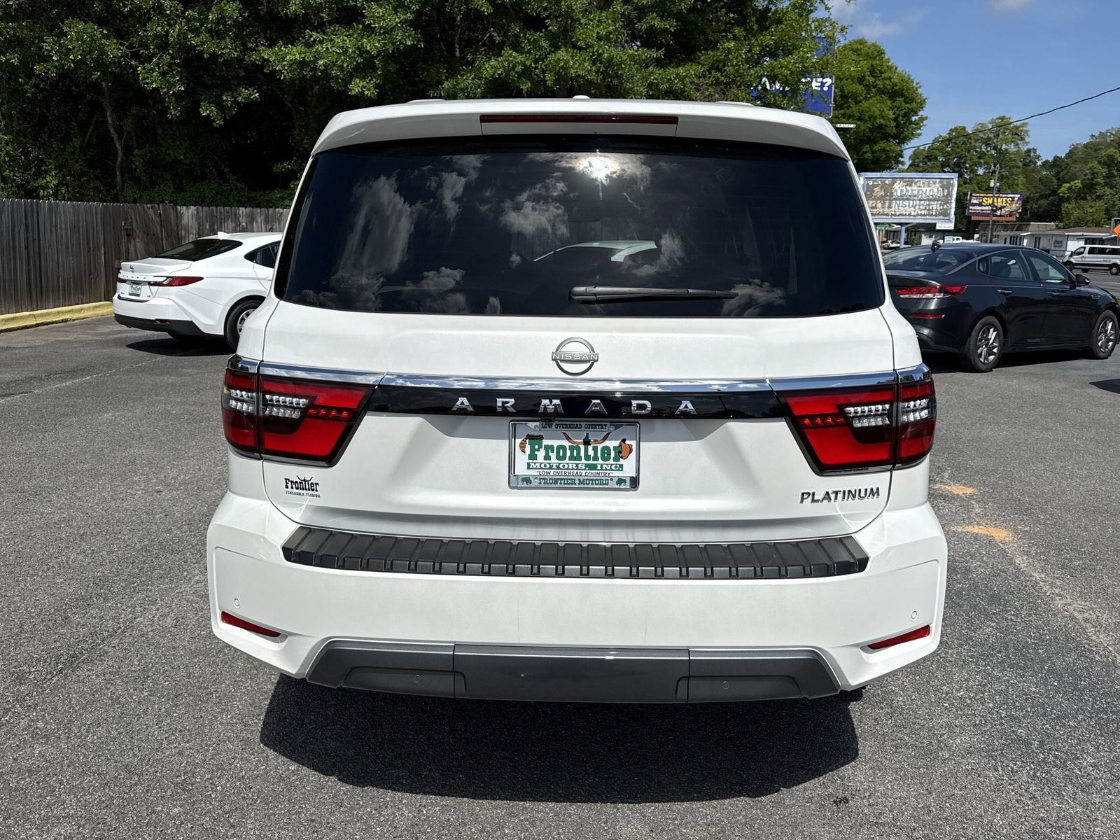 Used 2024 Nissan Armada Platinum w/ Captain's Chairs Package AWD/4WD image 4