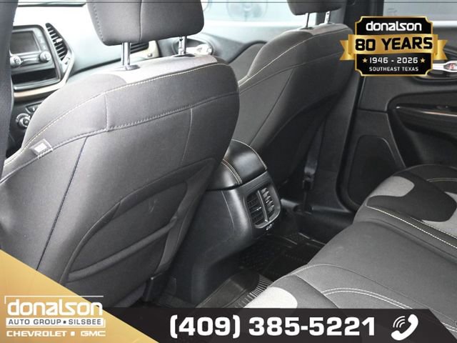 Used 2016 Jeep Cherokee Sport image 10