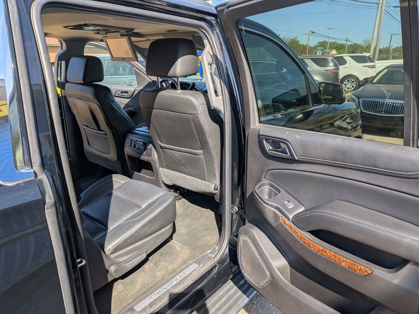 Used 2016 Chevrolet Suburban LTZ image 45