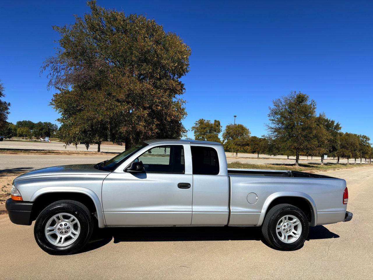 Used 2004 Dodge Dakota 2WD Club Cab w/ Tire & Handling Group image 7