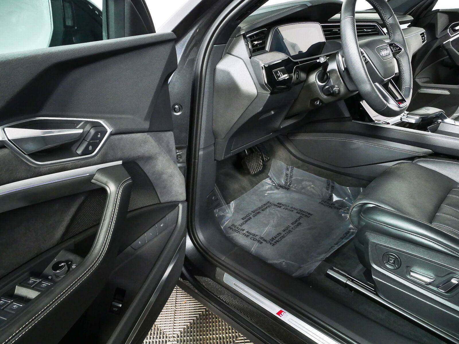 Used 2023 Audi e-tron S Prestige w/ Prestige Package AWD/4WD image 10