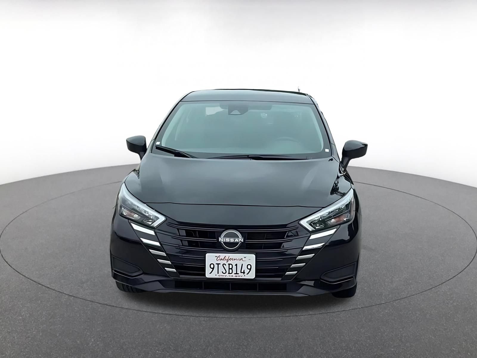Used 2025 Nissan Versa SV FWD image 4