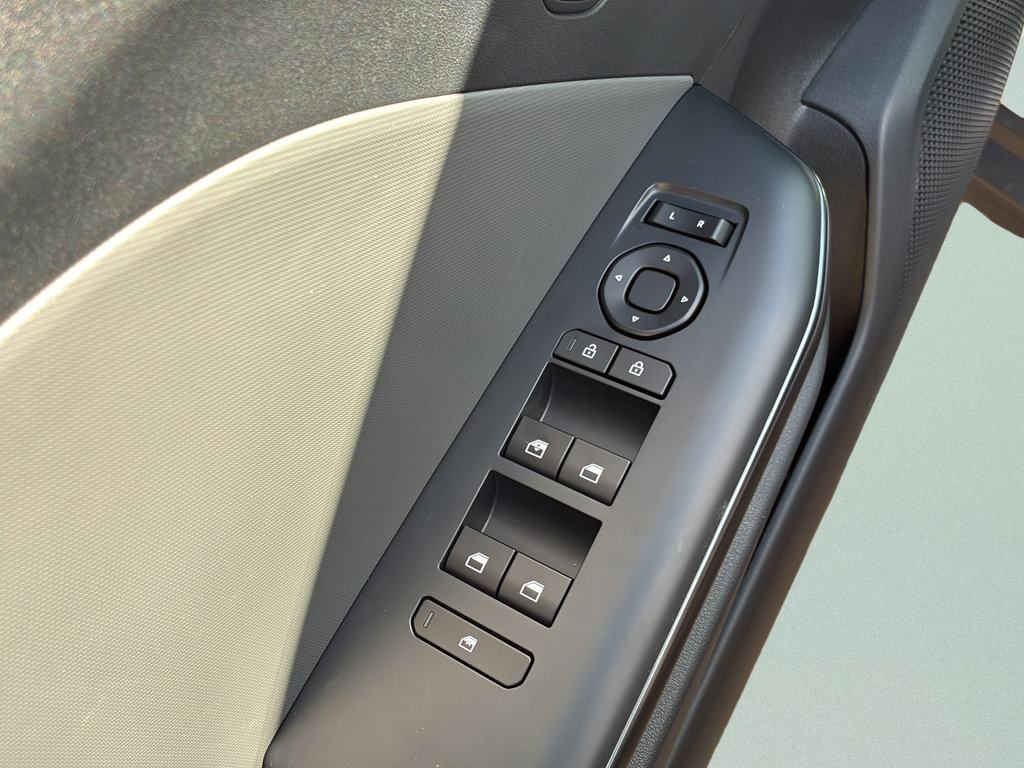 New 2026 Kia K4 FWD image 21