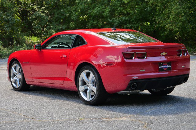 Used 2010 Chevrolet Camaro SS w/ RS Package RWD image 8